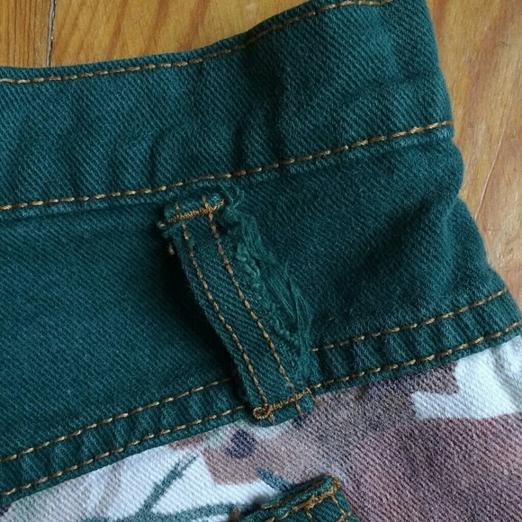 |SOLD| Floral 90's High Waist Denim Shorts - Picture 5 of 8